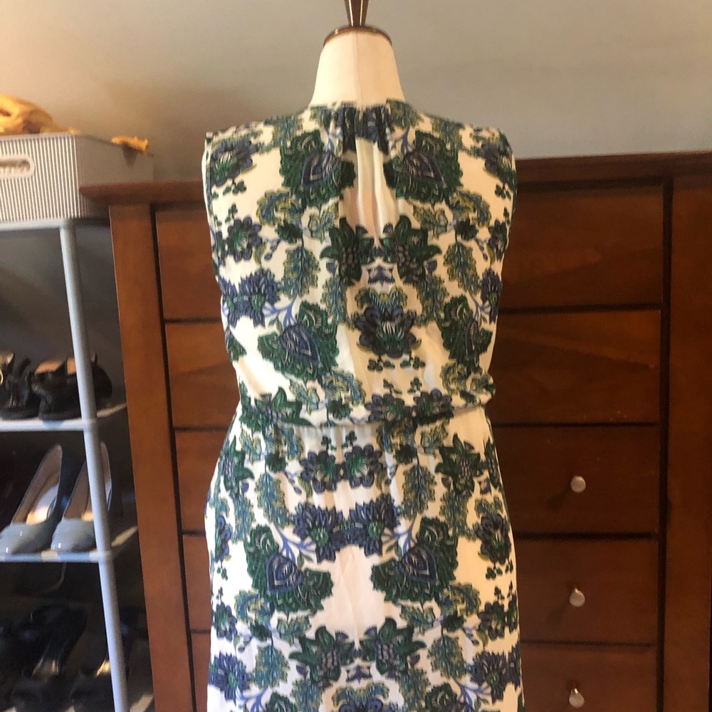 White Floral Printed Sleeveless Summer Dress - Picture 5 of 8